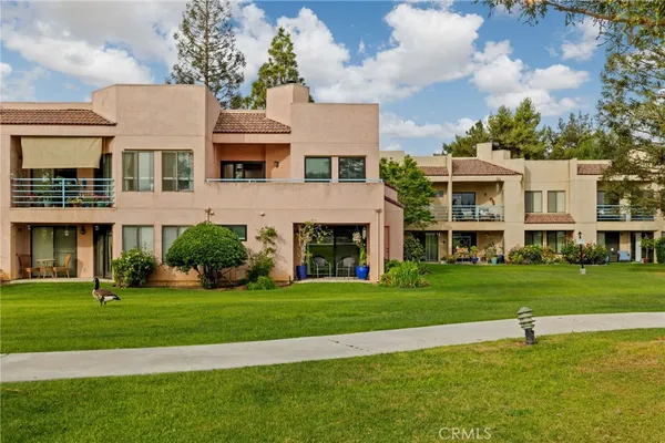 $299,900 | 14500 Las Palmas Drive, Unit 22, Bakersfield, CA 93306