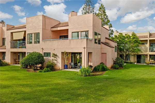 $299,900 | 14500 Las Palmas Drive, Unit 22, Bakersfield, CA 93306