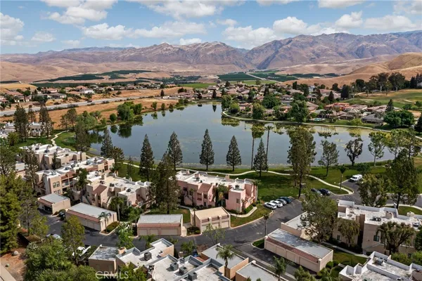 $299,900 | 14500 Las Palmas Drive, Unit 22, Bakersfield, CA 93306