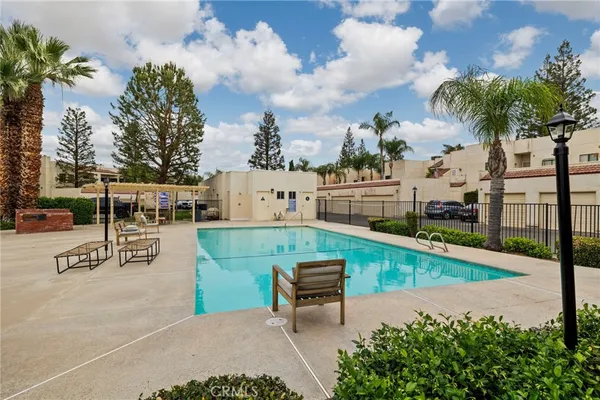 $299,900 | 14500 Las Palmas Drive, Unit 22, Bakersfield, CA 93306