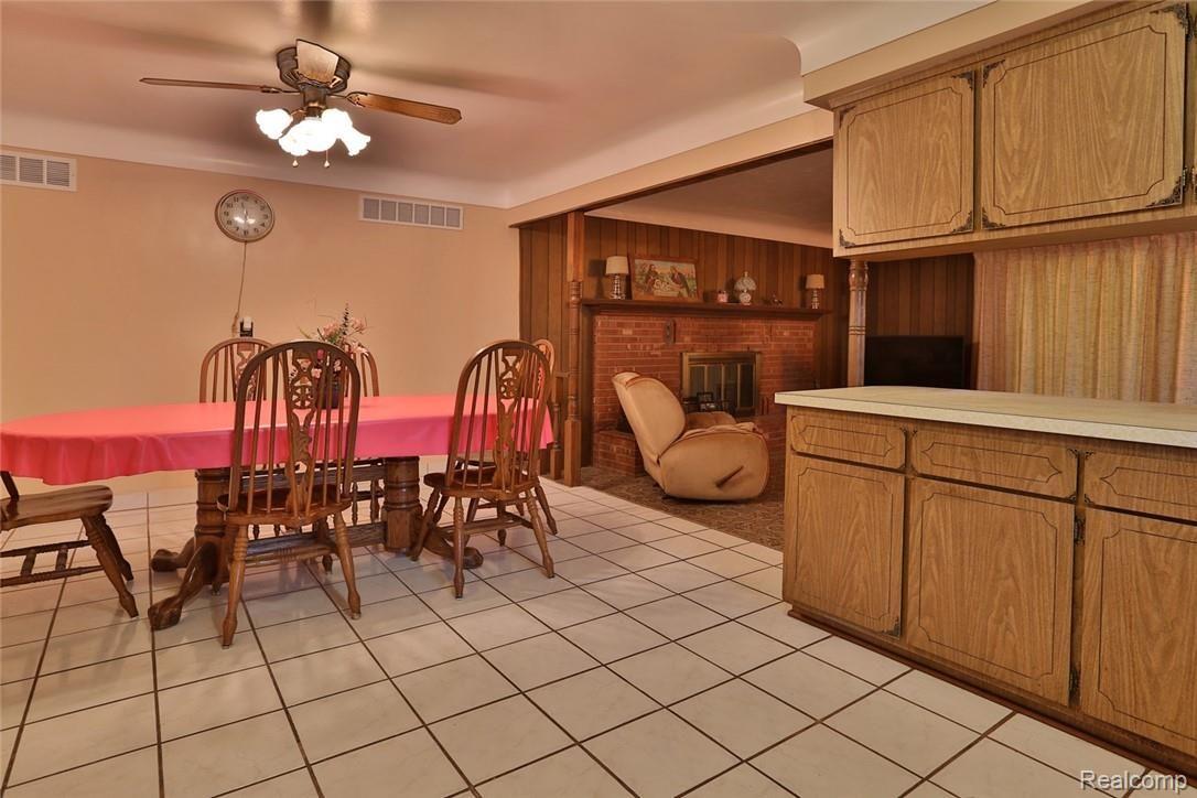 23490 King Road Trenton, MI 48183 - Photo 7 of 23 Opens to the family room