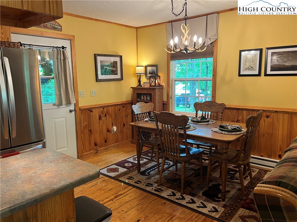 3249 Roaring Creek Road Newland, NC 28657 - Photo 7 of 39 Gallery Image 7