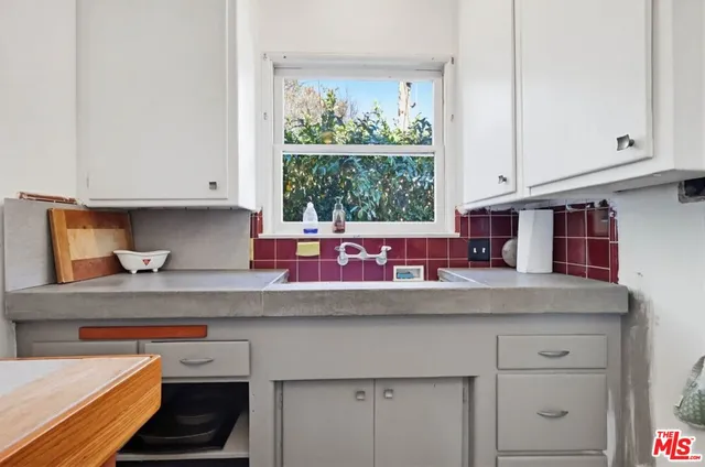 $1,690,888 | 1817 West Burbank Boulevard, Burbank, CA 91506