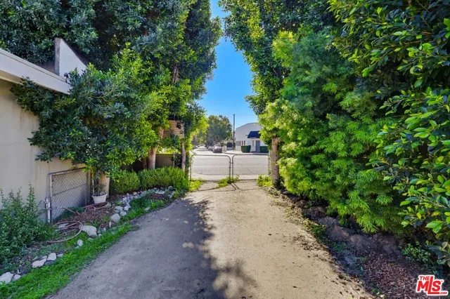 $1,690,888 | 1817 West Burbank Boulevard, Burbank, CA 91506