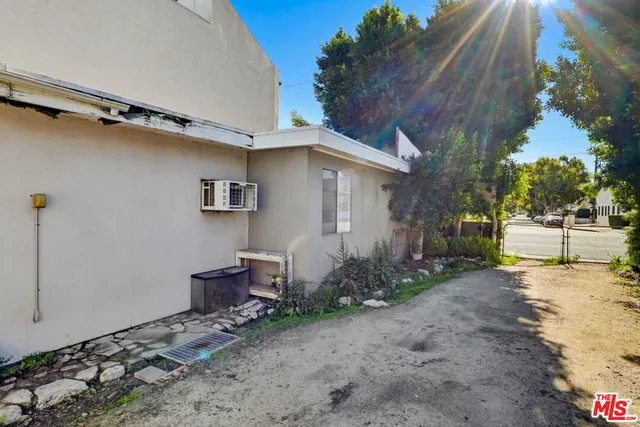 $1,690,888 | 1817 West Burbank Boulevard, Burbank, CA 91506