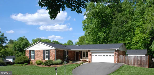 $850,000 | 9322 Elk Drive, Springfield, VA 22153