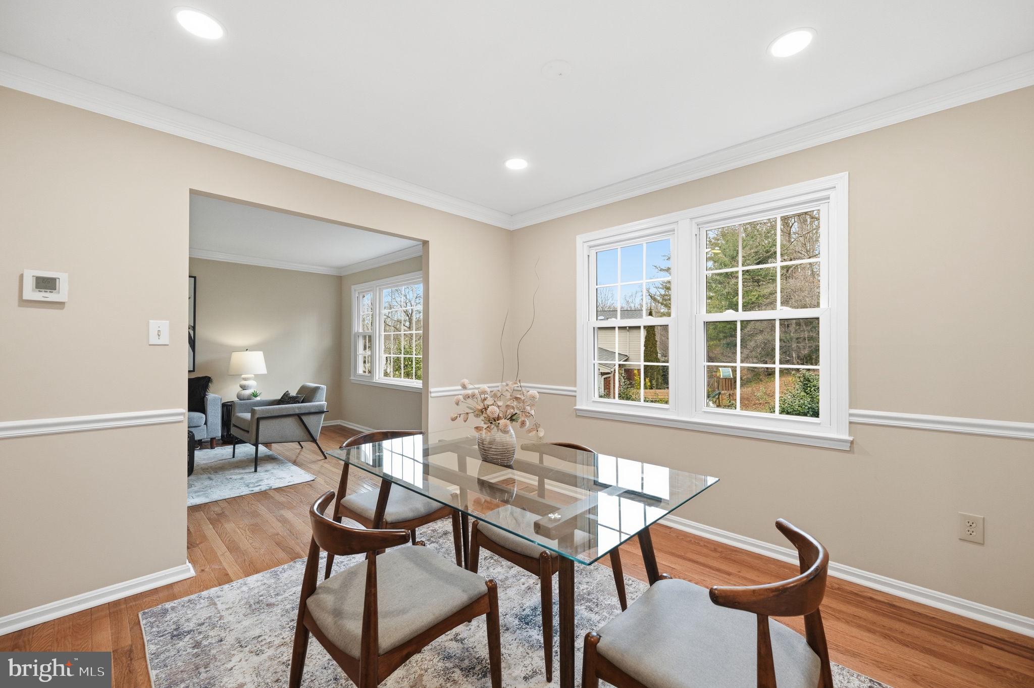 9322 Elk Drive Springfield, VA 22153 - Photo 12 of 40 Dining room