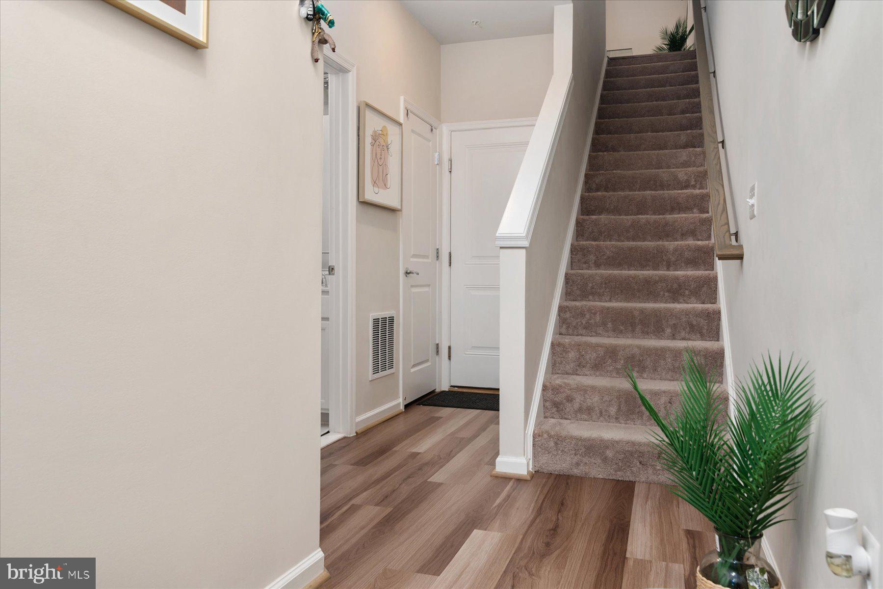 240 Narrowleaf Way Laurel, MD 20724 - Photo 3 of 38