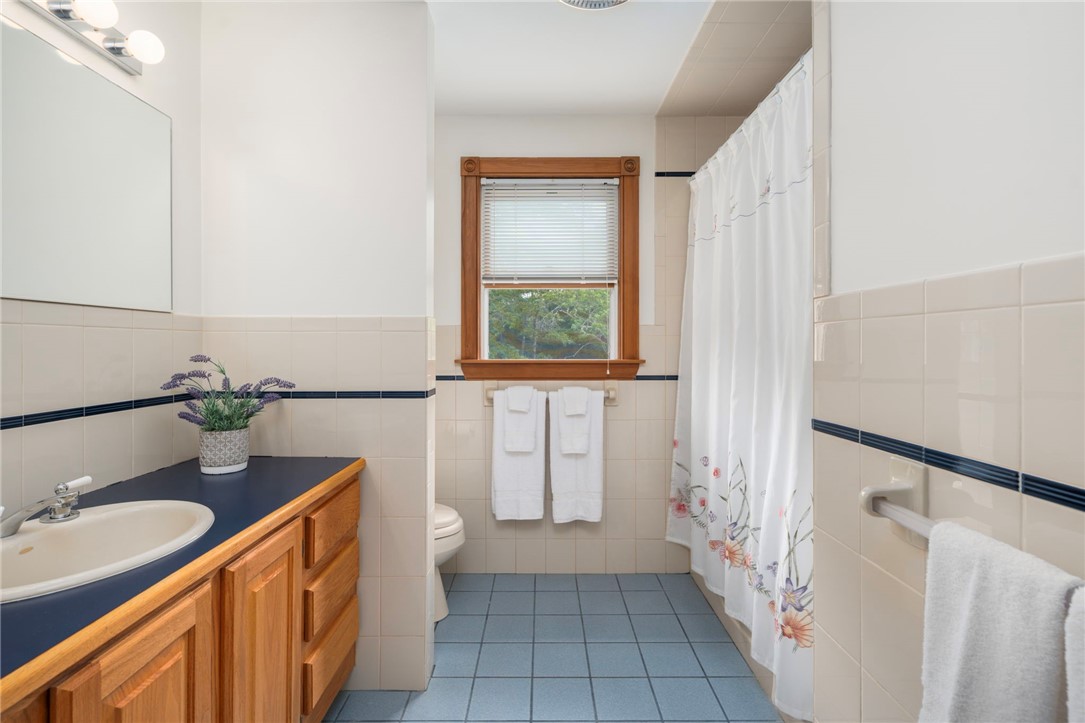 310 Plain Road West Greenwich, RI 02817 - Photo 33 of 39 Second floor full bath with tub/shower combination