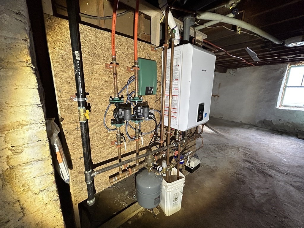 23 Greendale Avenue Worcester, MA 01606 - Photo 28 of 30 a view of an chairs and table in the balcony