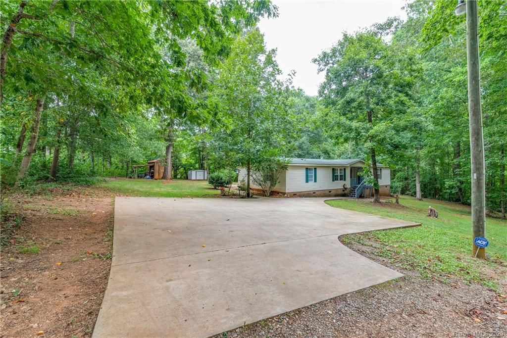 297 Falconview Road Lincolnton, NC 28092 - Photo 3 of 30 Gallery Image 3