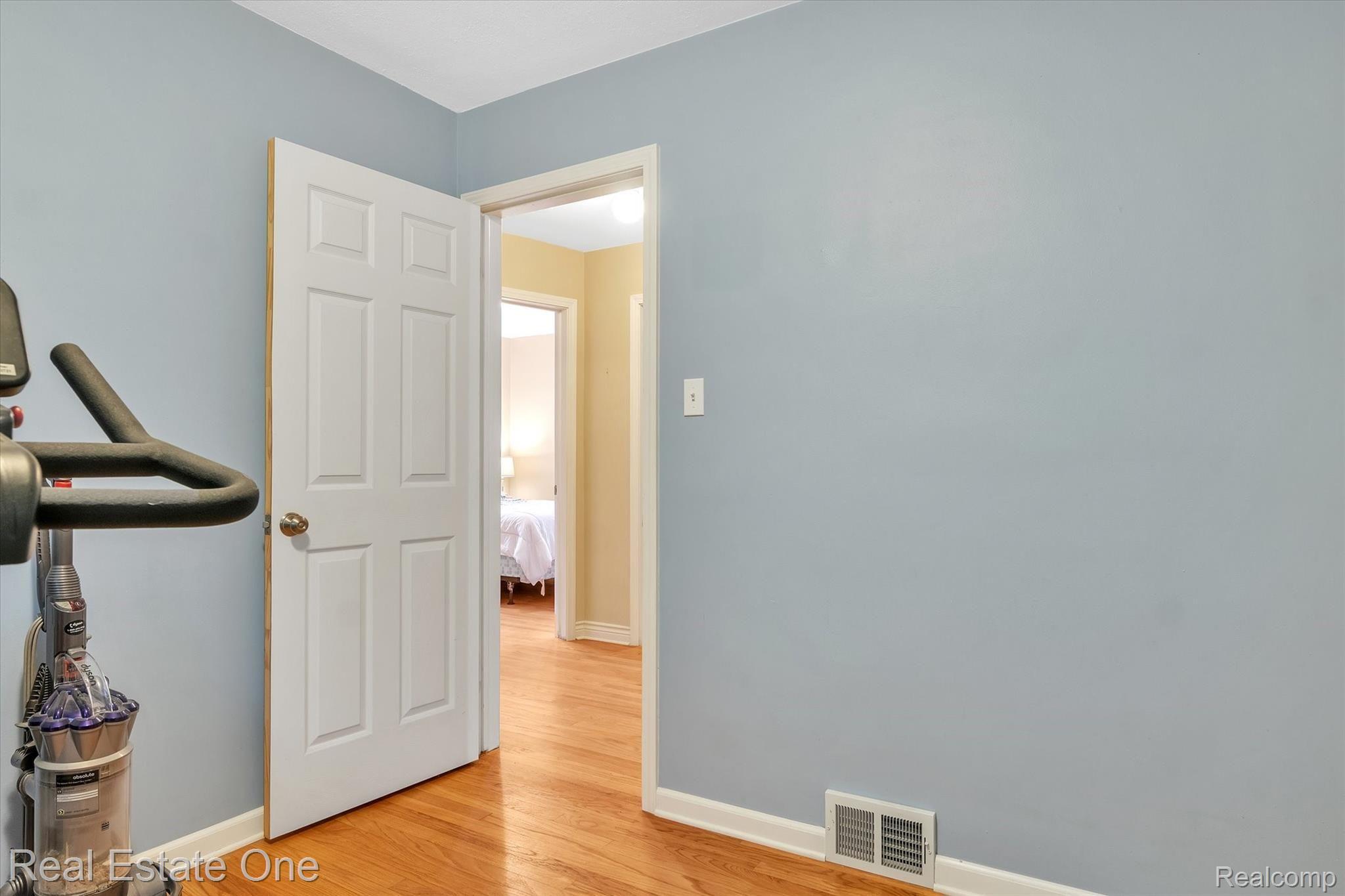 5630 North Fleming Road Fowlerville, MI 48836 - Photo 23 of 42 28-5630-N-Fleming-Rd-WindowStill-Real-Estate-Photography-28.jpg