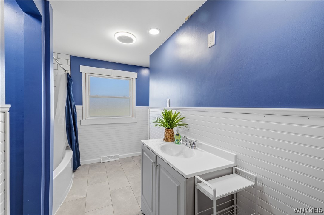 7416 Greenview Road Niagara, NY 14304 - Photo 15 of 38