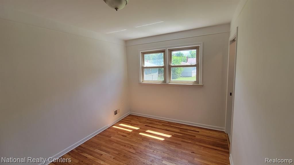 9030 Hemingway Redford, MI 48239 - Photo 16 of 27