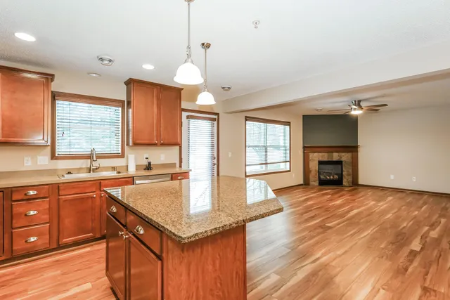 $2,545 | 15640 60th Avenue North, Plymouth, MN 55446