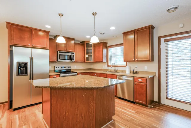 $2,545 | 15640 60th Avenue North, Plymouth, MN 55446