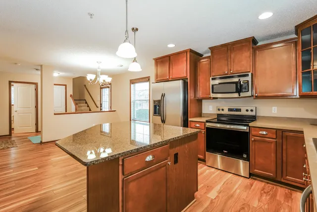 $2,545 | 15640 60th Avenue North, Plymouth, MN 55446