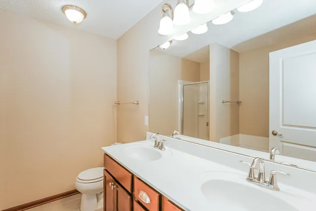 $2,545 | 15640 60th Avenue North, Plymouth, MN 55446