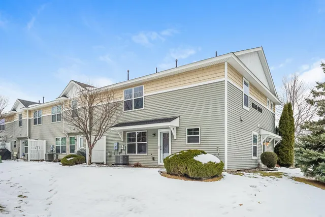 $2,545 | 15640 60th Avenue North, Plymouth, MN 55446