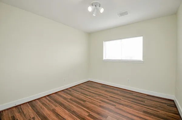 $2,500 | 11924 Prior Park Drive, Houston, TX 77047