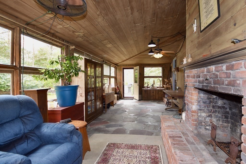 22 Little Harbor Road Wareham, MA 02571 - Photo 12 of 42 Gallery Image 12