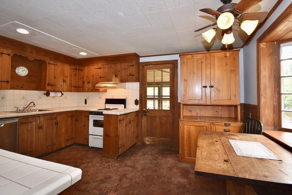 22 Little Harbor Road Wareham, MA 02571 - Photo 14 of 42 Gallery Image 14