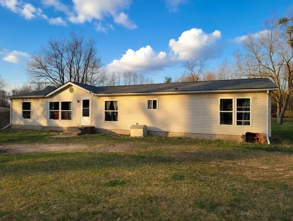$180,000 | 14874 Heritage Drive West, Wheatfield, IN 46392