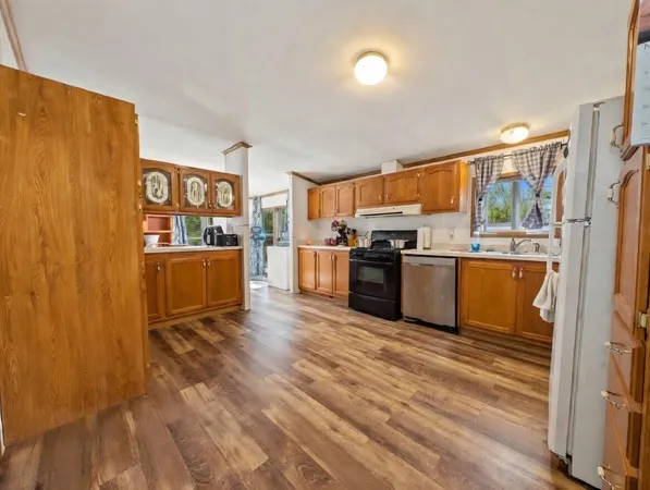 $180,000 | 14874 Heritage Drive West, Wheatfield, IN 46392