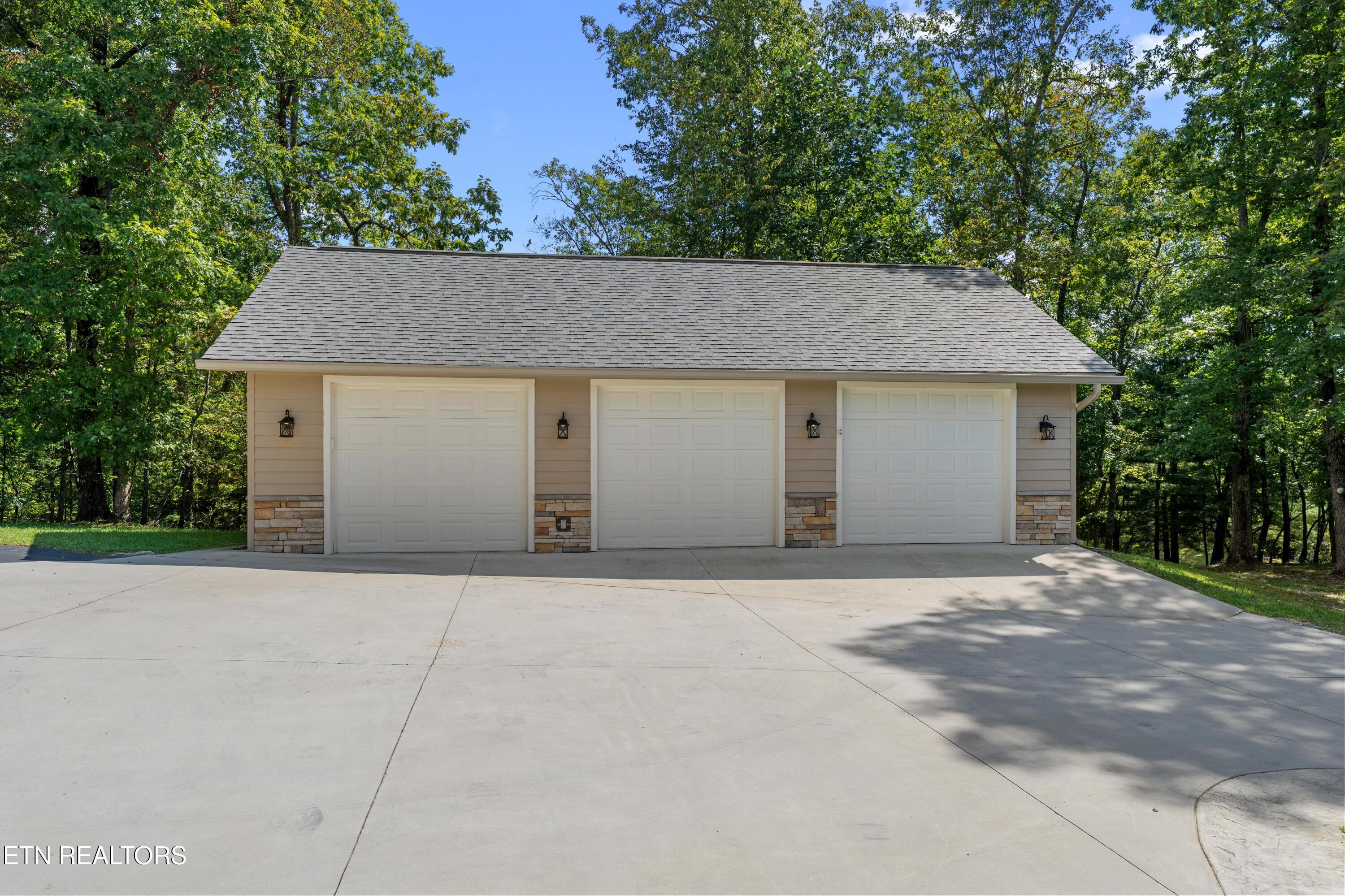 2366 Mayland Road Crossville, TN 38571 - Photo 6 of 56 DSC02966