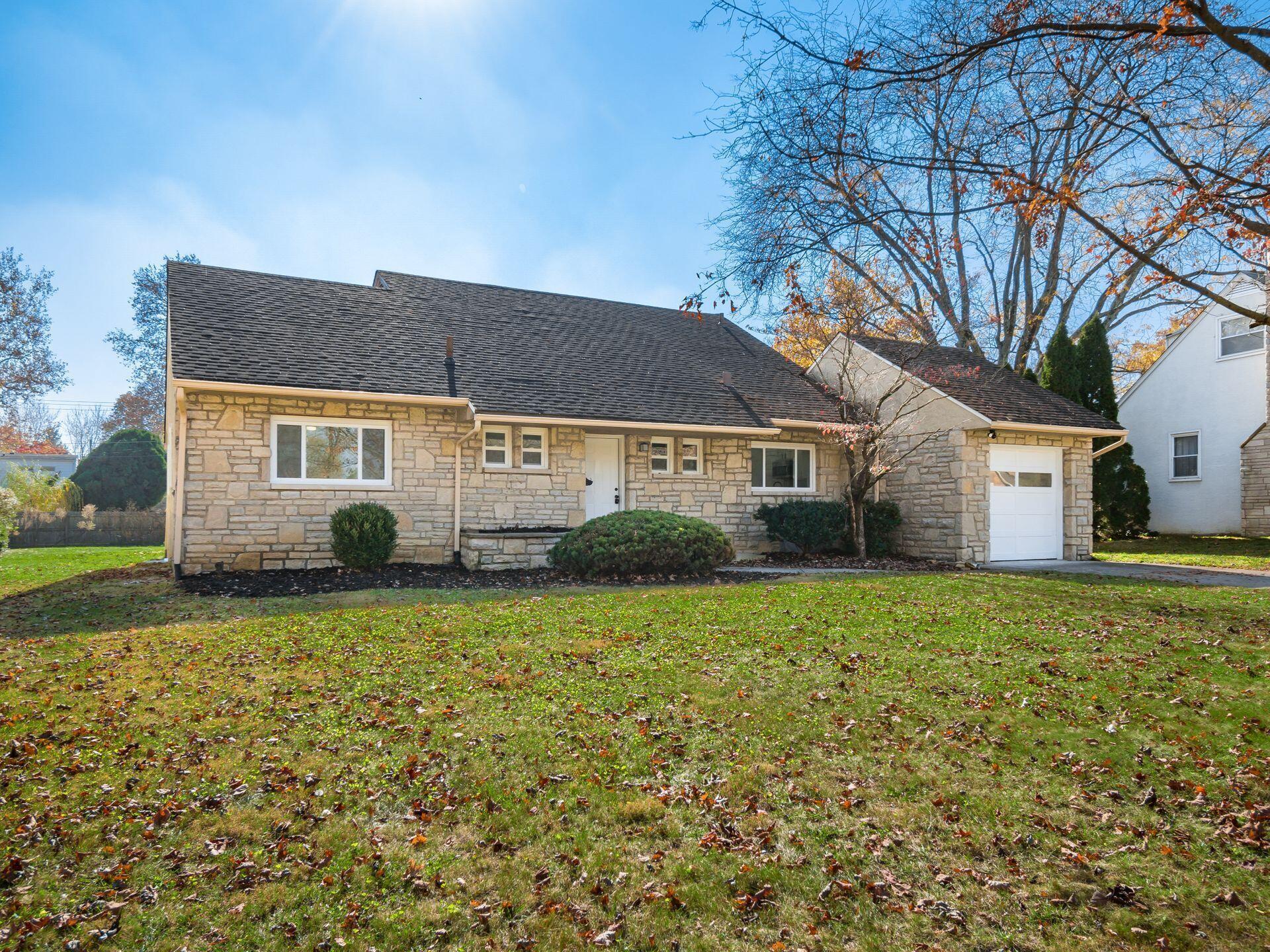 2657 Tudor Road Columbus, OH 43209 - Photo 4 of 41 004_ef49f024_A 2657 Tudor 114