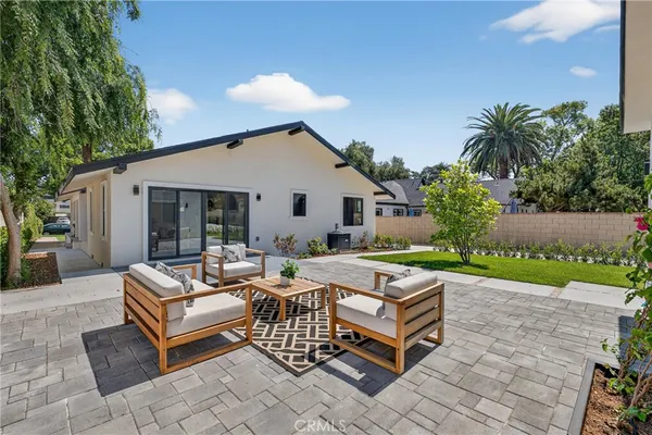 $1,998,000 | 141 South Roosevelt Avenue, Pasadena, CA 91107