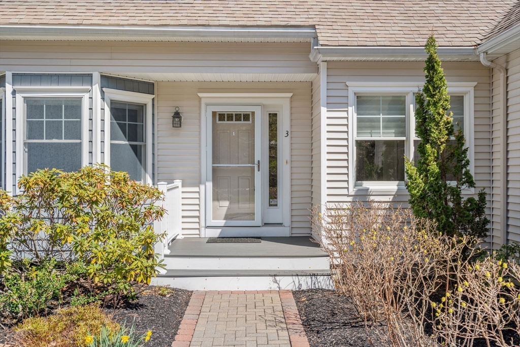 3 Summerland Way, Unit 3 Worcester, MA 01609 - Photo 2 of 41