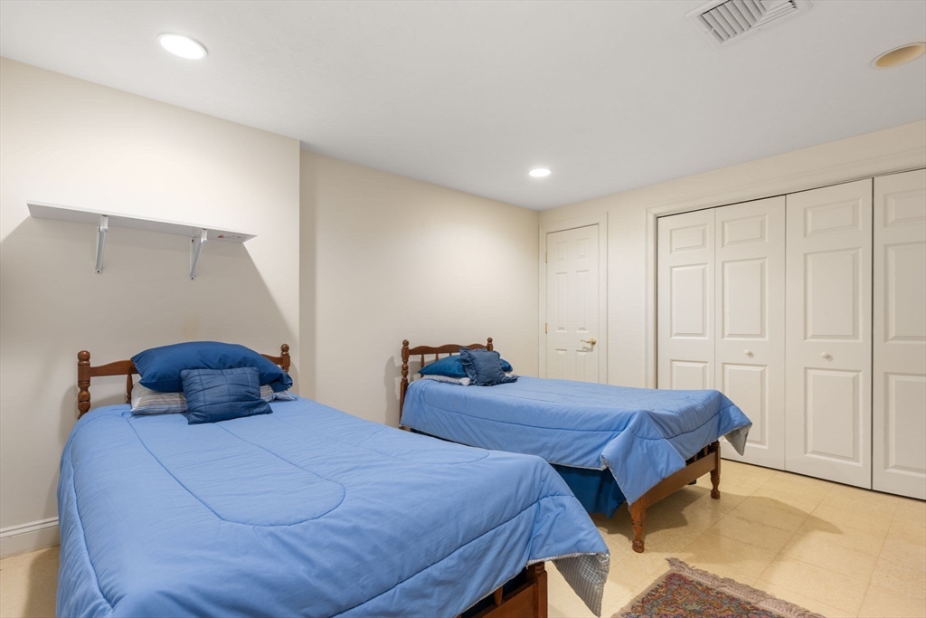 3 Summerland Way, Unit 3 Worcester, MA 01609 - Photo 34 of 41