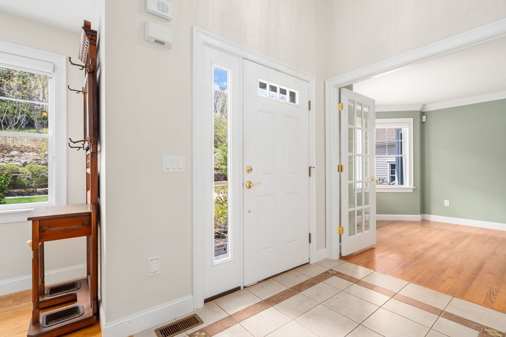 3 Summerland Way, Unit 3 Worcester, MA 01609 - Photo 4 of 41
