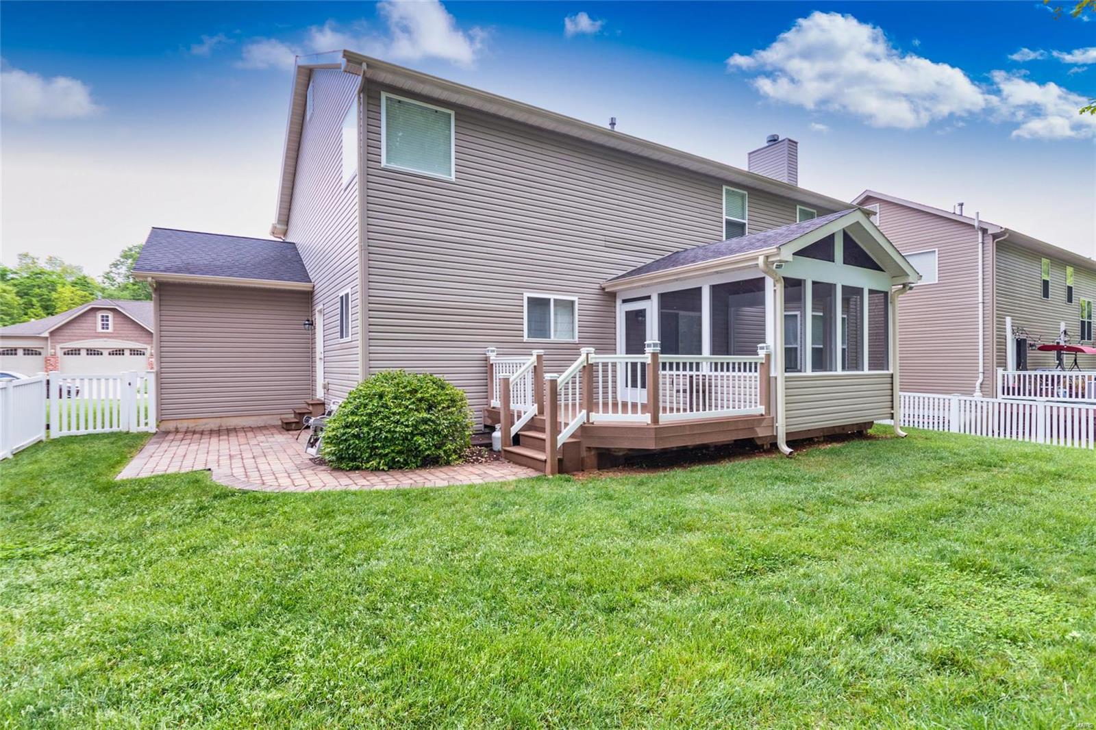1502 Heritage Valley Drive High Ridge, MO 63049 - Photo 2 of 54