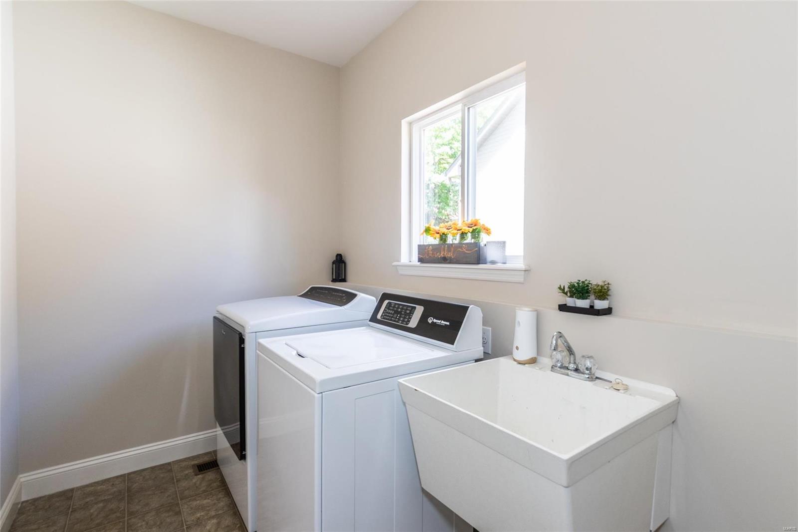 1502 Heritage Valley Drive High Ridge, MO 63049 - Photo 23 of 54