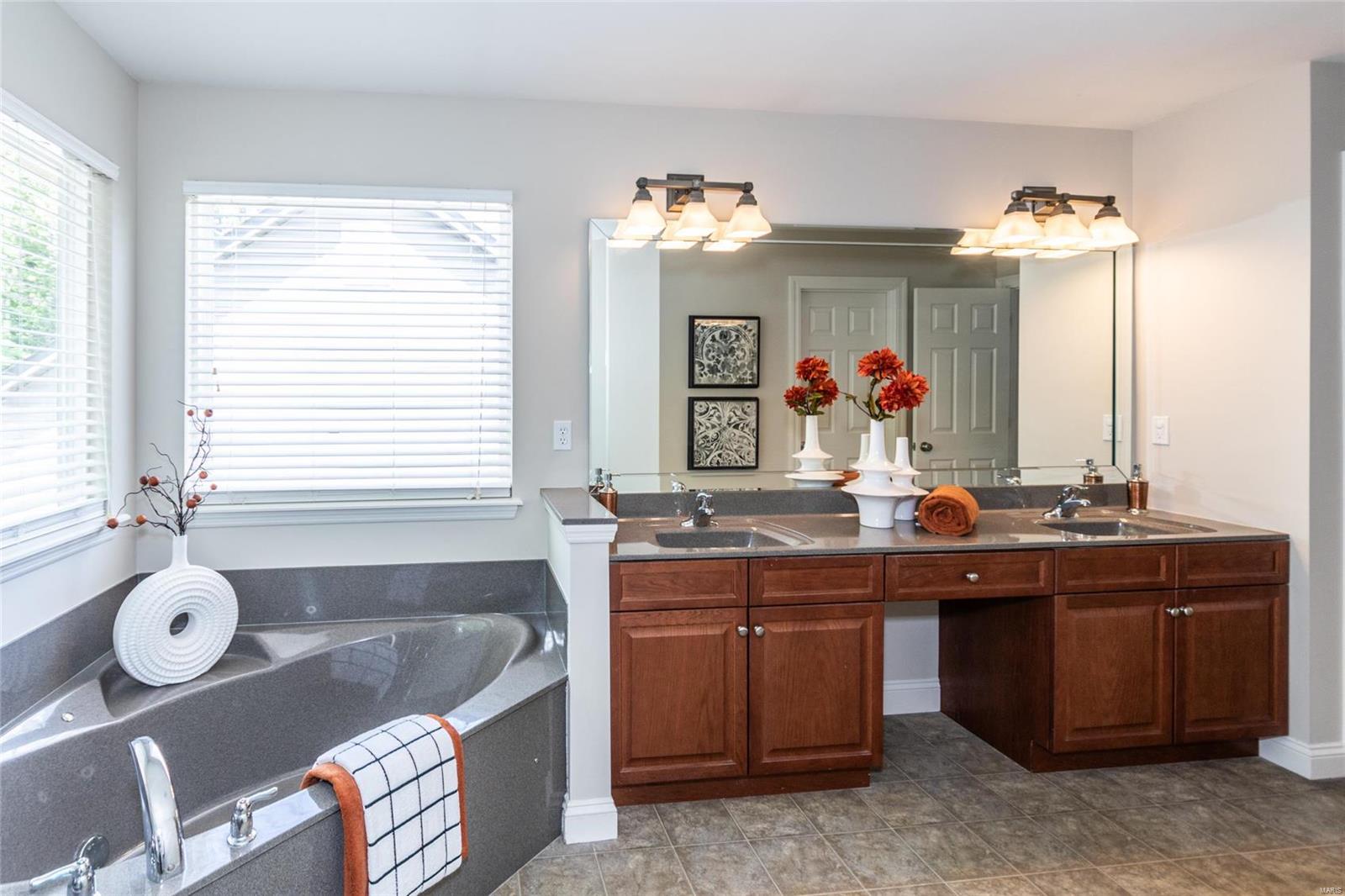 1502 Heritage Valley Drive High Ridge, MO 63049 - Photo 29 of 54