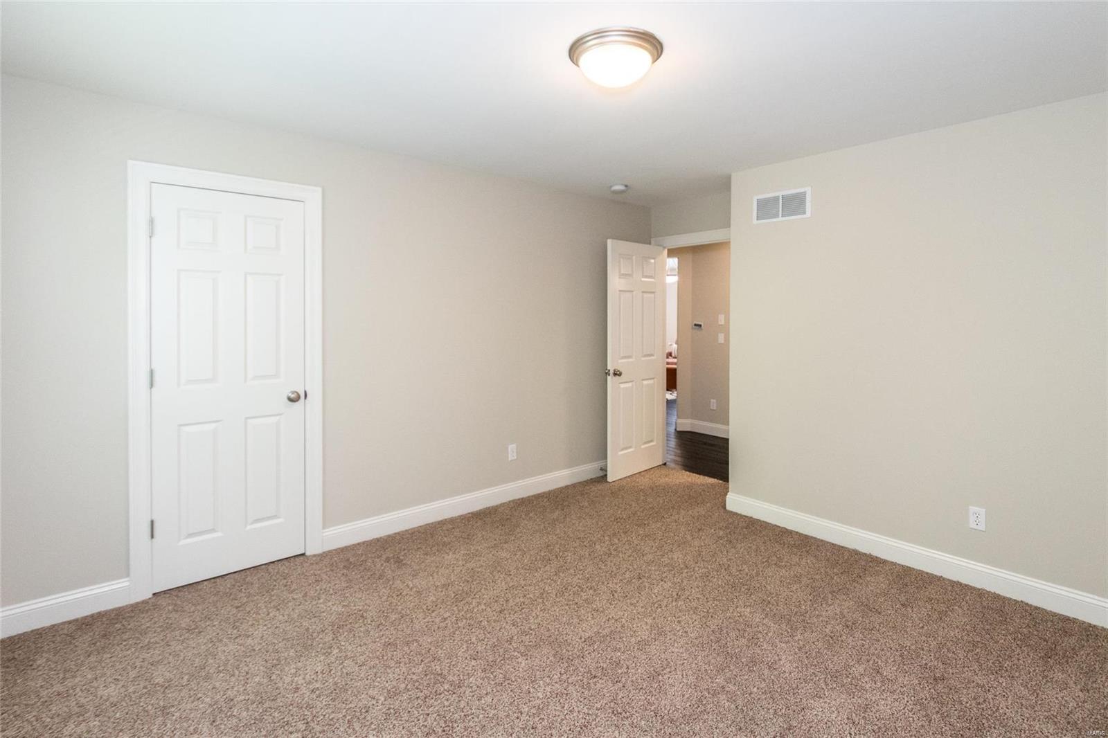 1502 Heritage Valley Drive High Ridge, MO 63049 - Photo 35 of 54