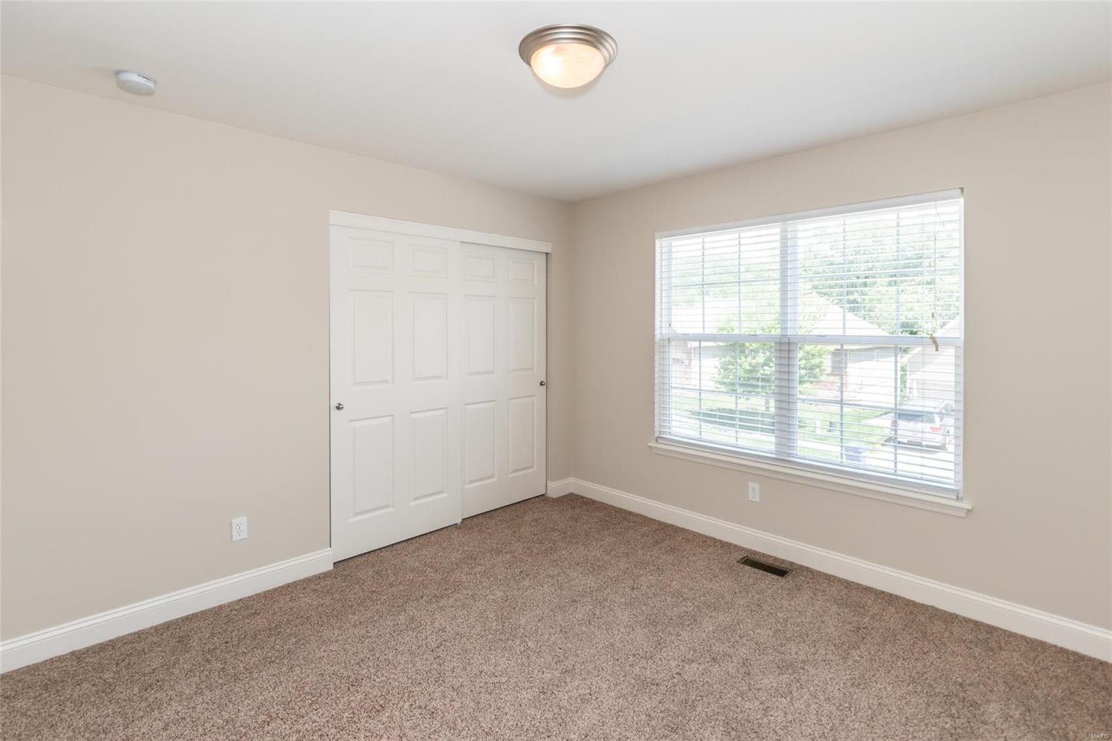 1502 Heritage Valley Drive High Ridge, MO 63049 - Photo 38 of 54