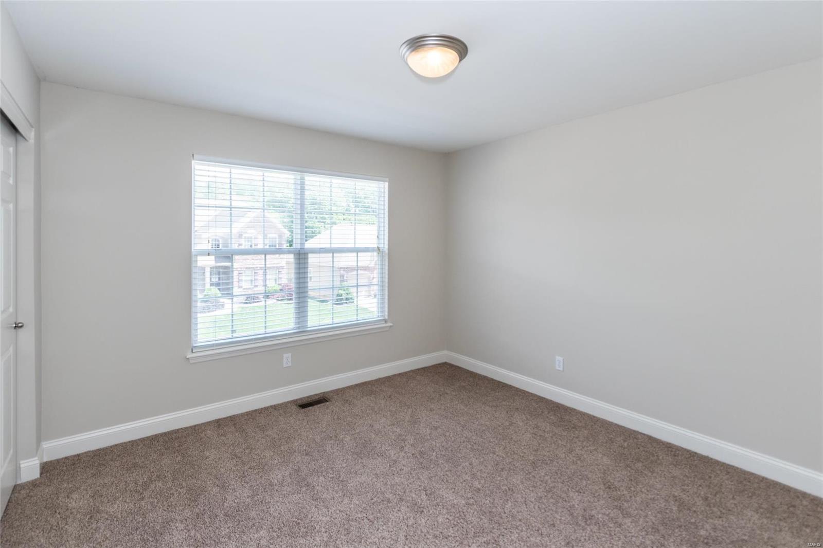 1502 Heritage Valley Drive High Ridge, MO 63049 - Photo 39 of 54