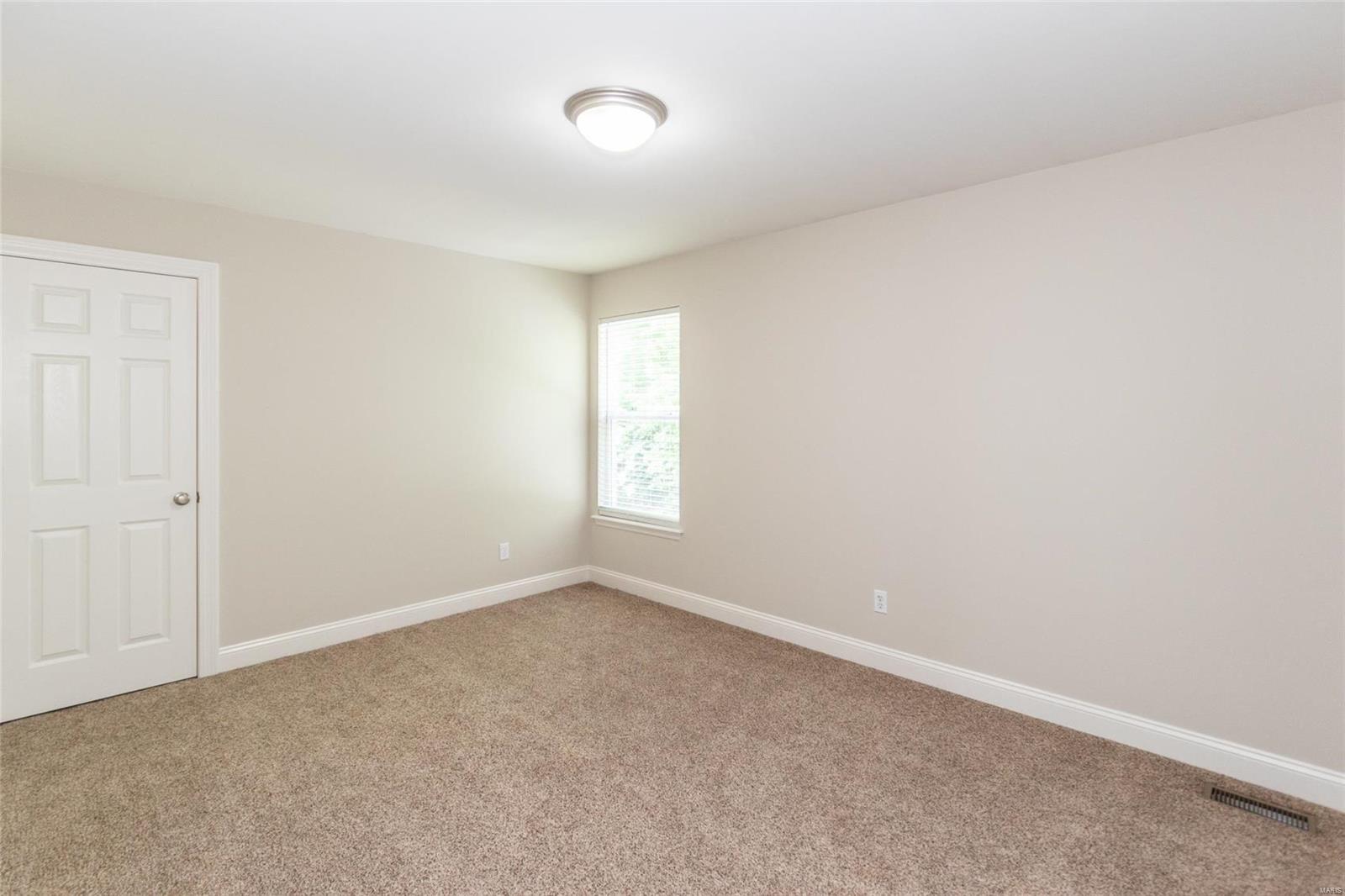 1502 Heritage Valley Drive High Ridge, MO 63049 - Photo 41 of 54