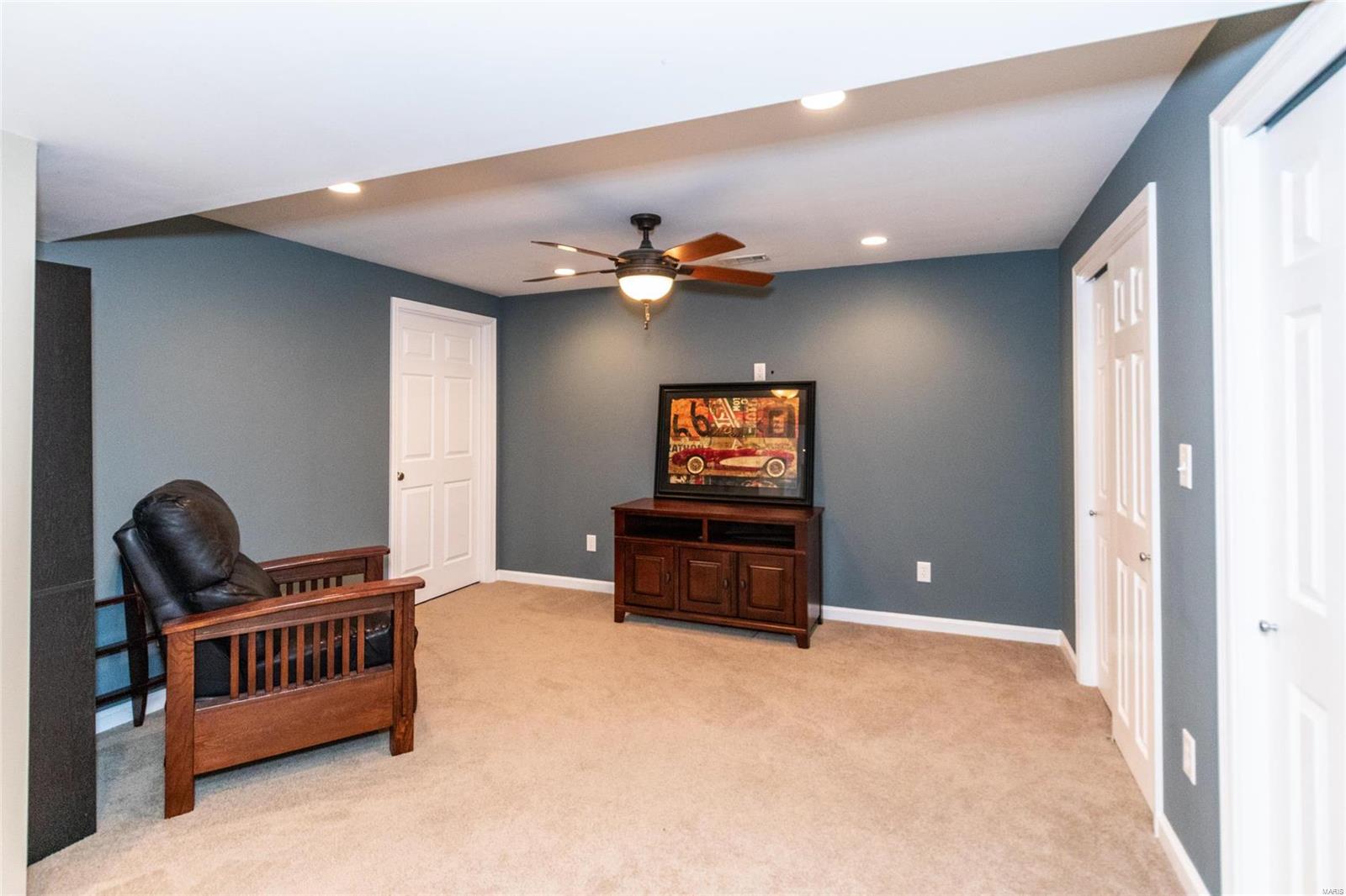 1502 Heritage Valley Drive High Ridge, MO 63049 - Photo 48 of 54