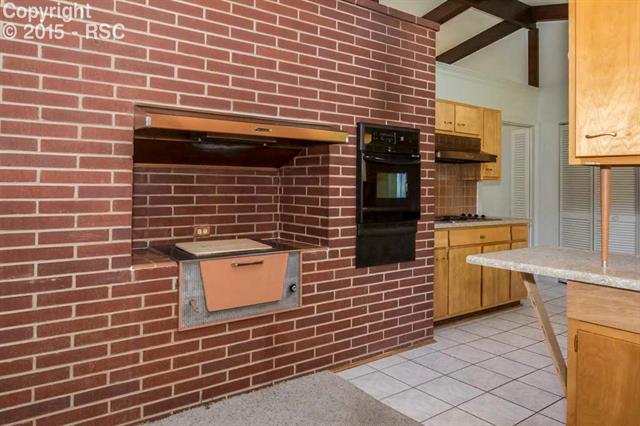 812 Cresta Road Colorado Springs, CO 80906 - Photo 9 of 27 Gallery Image 9