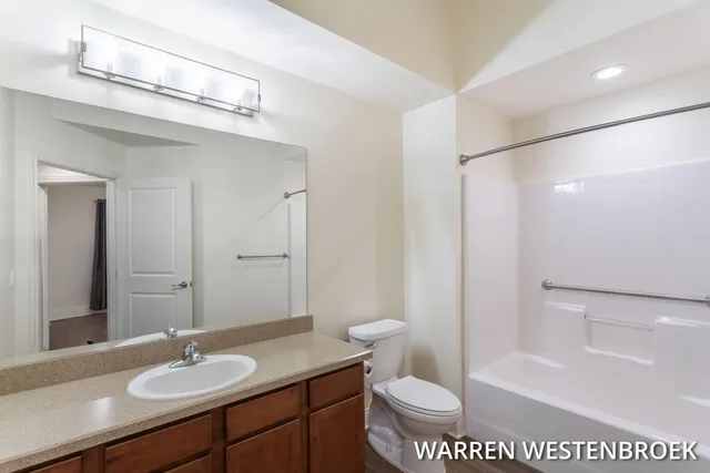 $579,900 | 1213 Riverview Drive, Holland, MI 49423