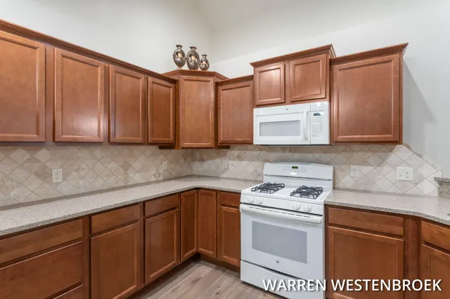 $579,900 | 1213 Riverview Drive, Holland, MI 49423