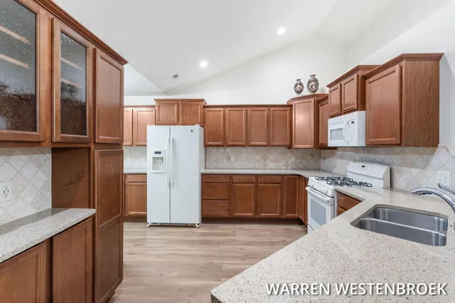 $579,900 | 1213 Riverview Drive, Holland, MI 49423