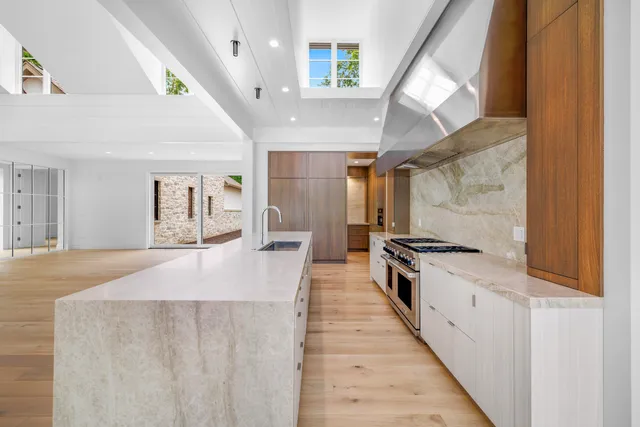 $6,999,500 | 1572 North Creekside Lane, Linn, WI 53147