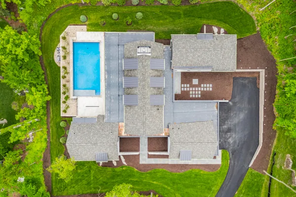 $6,725,000 | 1572 North Creekside Lane, Linn, WI 53147