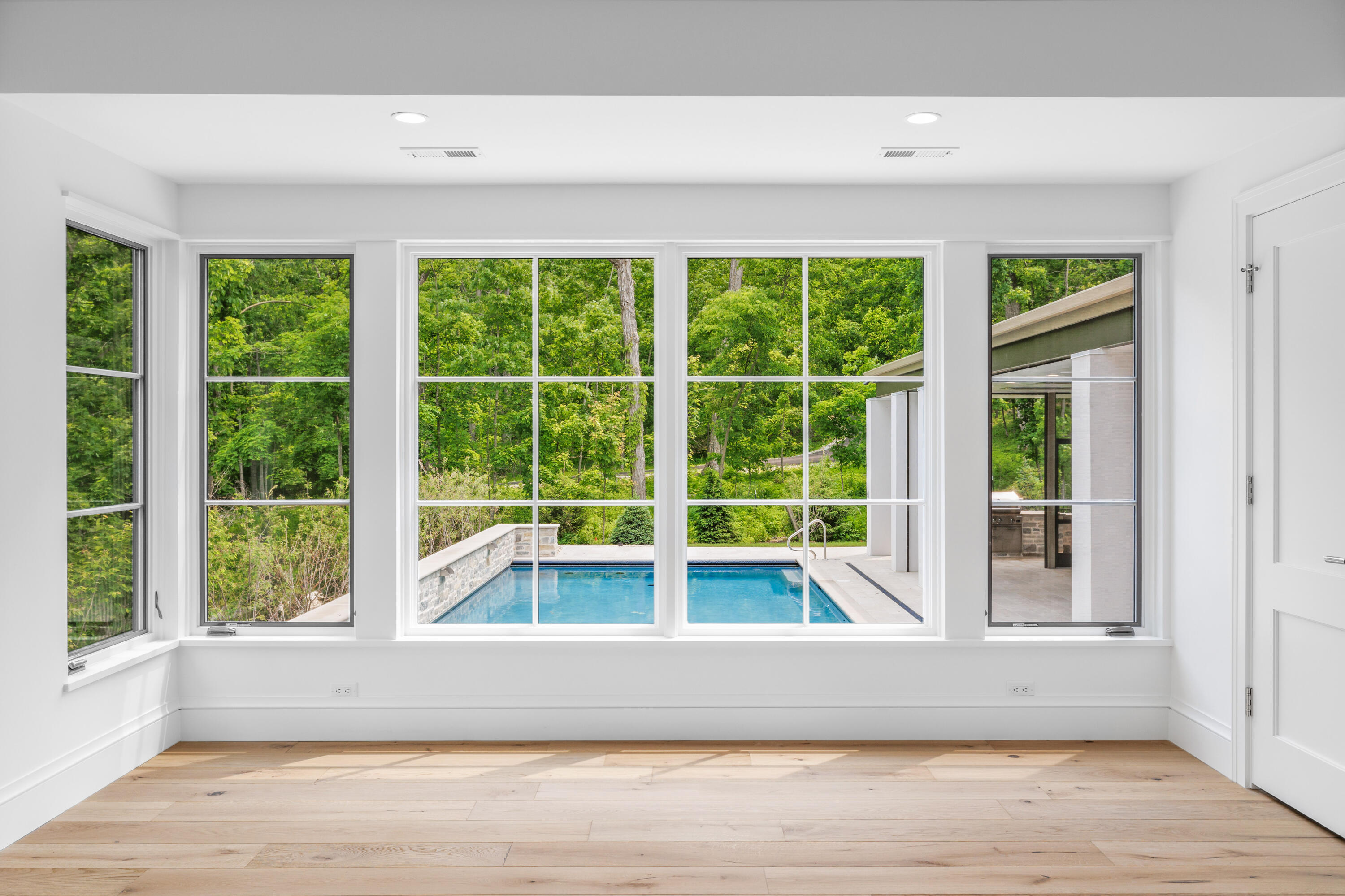 1572 North Creekside Lane Linn, WI 53147 - Photo 33 of 49 Guest Bedroom