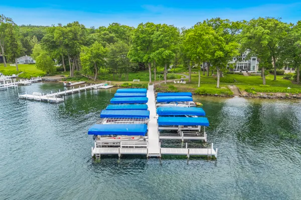 $6,725,000 | 1572 North Creekside Lane, Linn, WI 53147